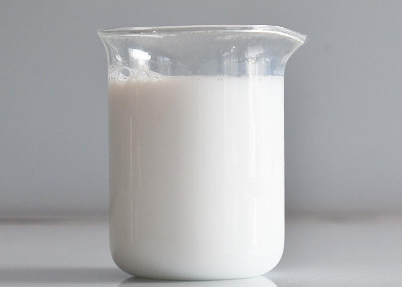 Organische weiße Emulsions-Polymer-Zurückhalten-Hilfe flüssiges JH-8501 für die Papier-und Massen-Herstellung